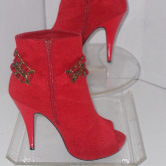 TRENDS RED FAUX SUEDE PEEP TOE ANKLE BOOTS - Picture 3 of 5